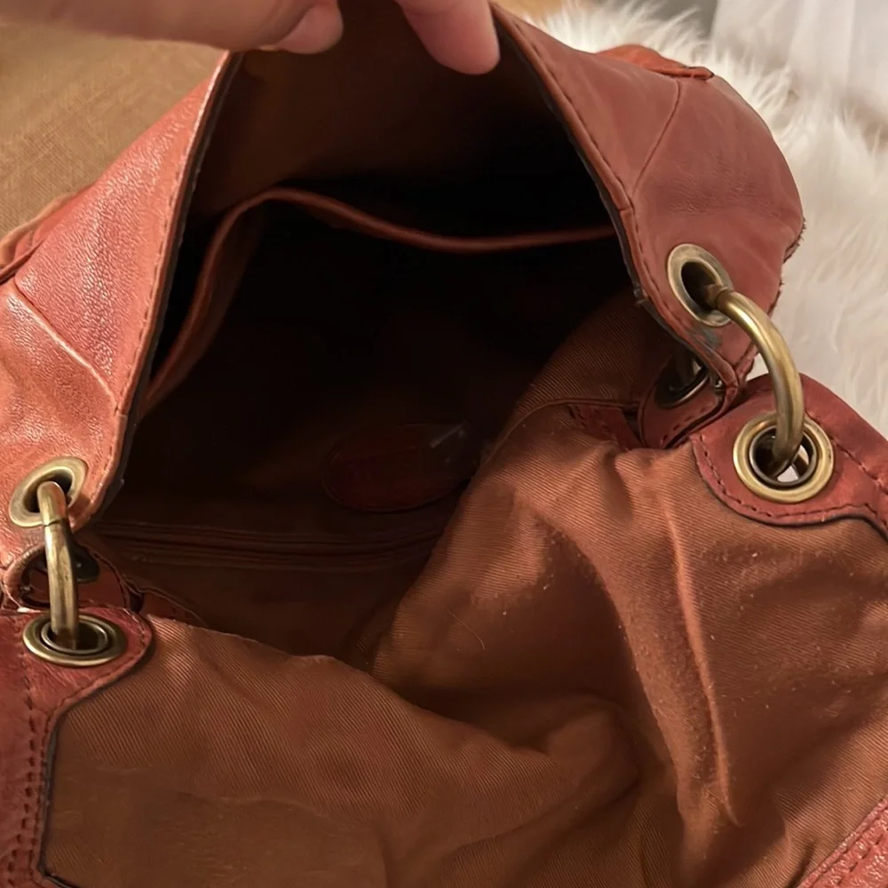 SOLD- Fossil brown leather medium crossbody bag/ shoulder bag/ multi use bag - Picture 8 of 12